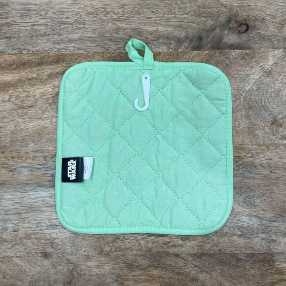 NEW 4Pc The Mandalorian Grogu Kitchen Towels│Oven Mitt│Pot Holder Bundle - Picture 6 of 6